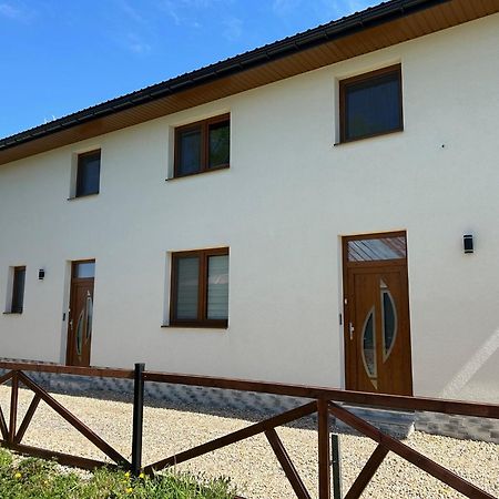 Styry Pory Roku Appartement Groń Buitenkant foto